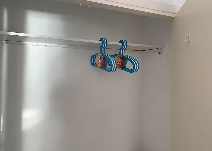 Isla Grosa 2, Готель