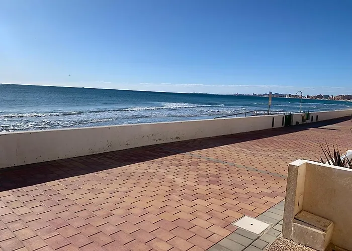 Isla Grosa 2, Готель