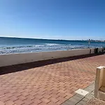 Isla Grosa 2, Hotel