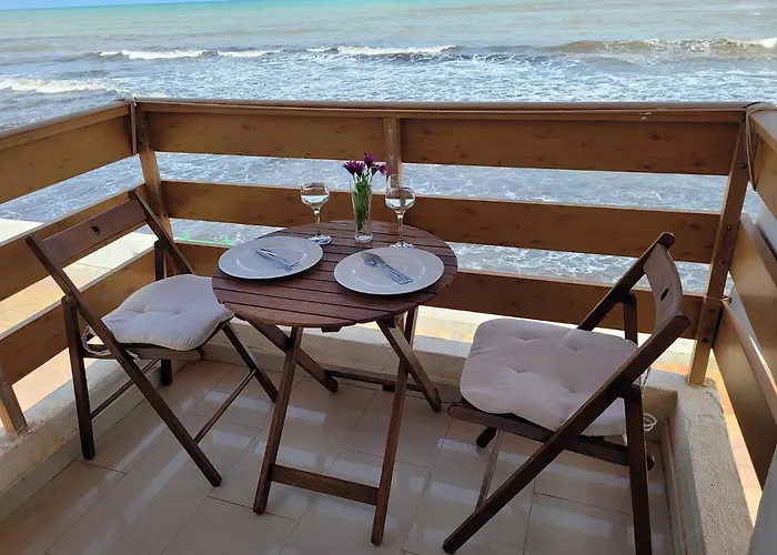 Isla Grosa 2, Hotel 3*